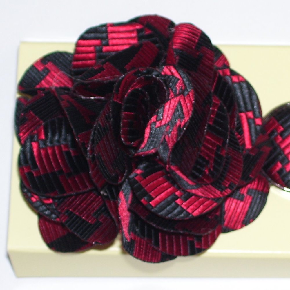 St. Patrick Red Navy Neck Tie & Socks Box 5 Set - Picture 5 of 8